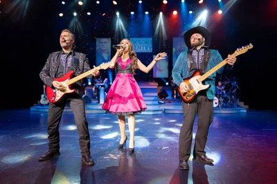 Country Tonite cast performing