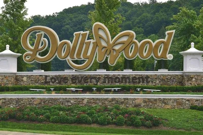 dollywood sign