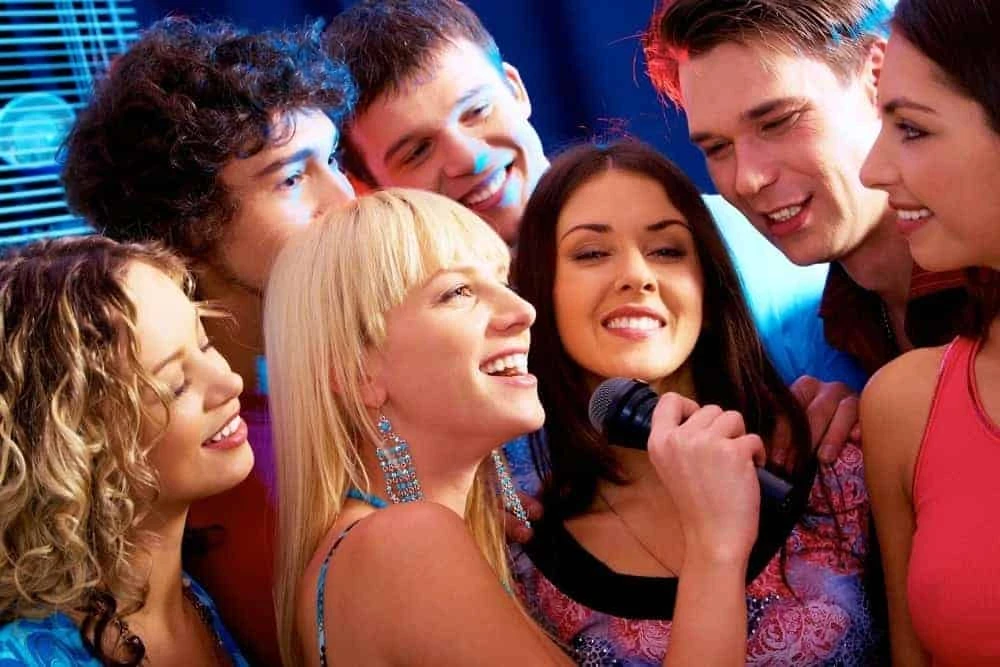 teenagers singing