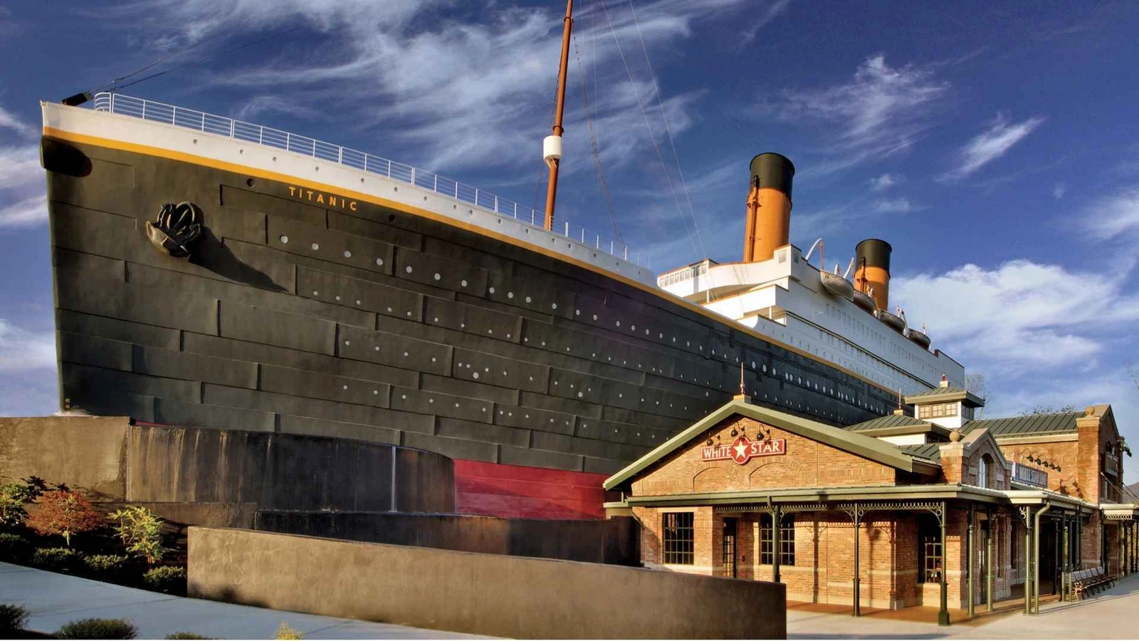 the titanic museum attraction in pigeon forge