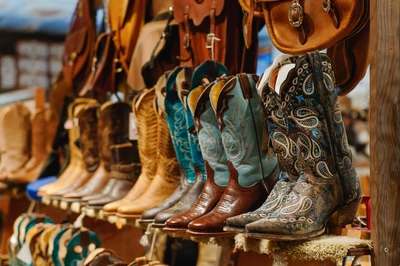 pigeon forge boot stores