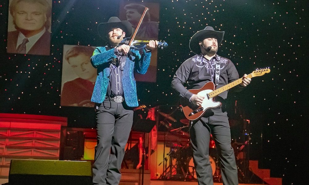 5 Reasons Country Tonite in Pigeon Forge is the Perfect Family Entertainment
