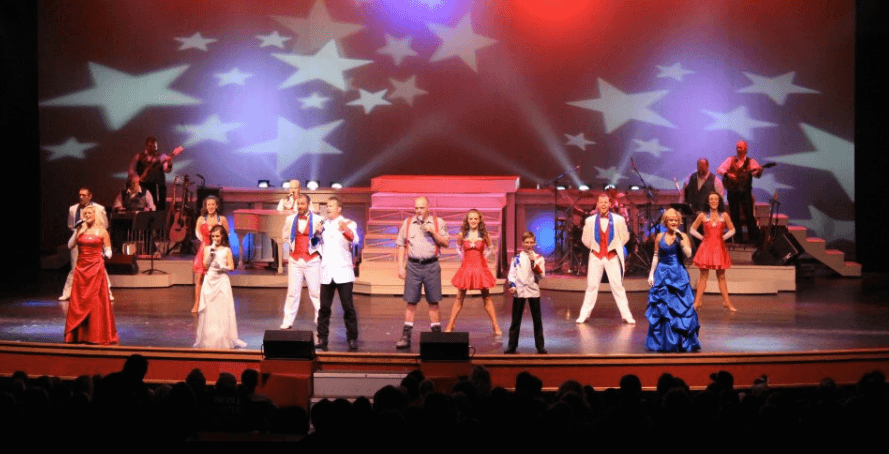 4 Reasons Our Pigeon Forge Show is Great for Student Groups