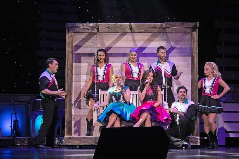 10 Reasons Country Tonite is the Best Show in Pigeon Forge for the Entire Family