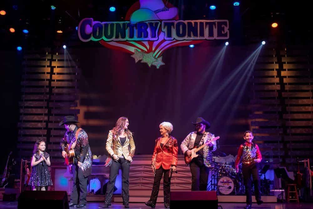 Top 4 Reasons Our Award-Winning Show in Pigeon Forge TN is Perfect for Groups