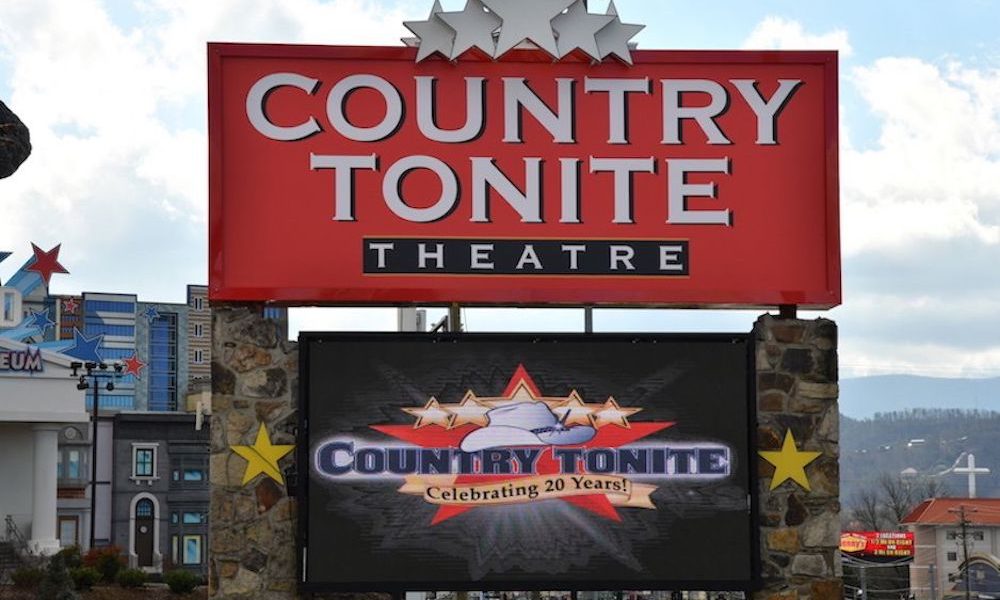Top 4 Reasons Our Country Music Shows in Pigeon Forge Are Perfect for a Date Night