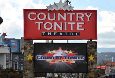 Top 4 Reasons Our Country Music Shows in Pigeon Forge Are Perfect for a Date Night