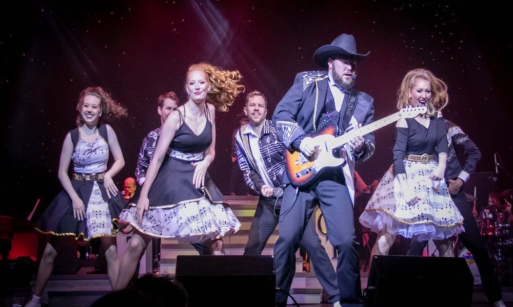 Top 4 Things to Do in the Smoky Mountains for Country Music Fans