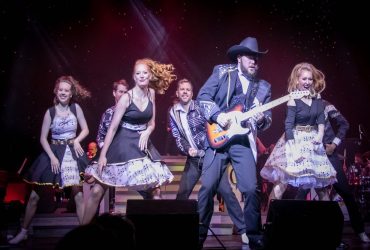 Top 4 Things to Do in the Smoky Mountains for Country Music Fans