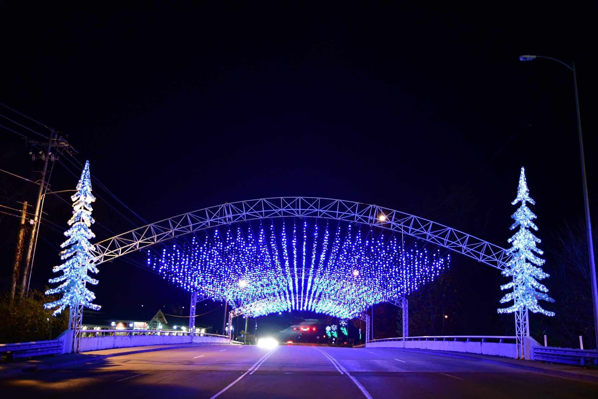 Top 3 Places You Need to Visit to See the Best Christmas Lights in