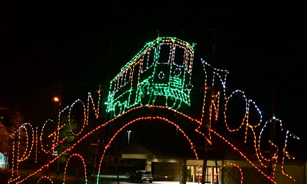 4 Best Ways to Experience the Magic of a Pigeon Forge Christmas